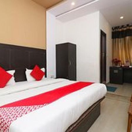 Capital O Hotel Surya Continental ラクナウ エクステリア 写真