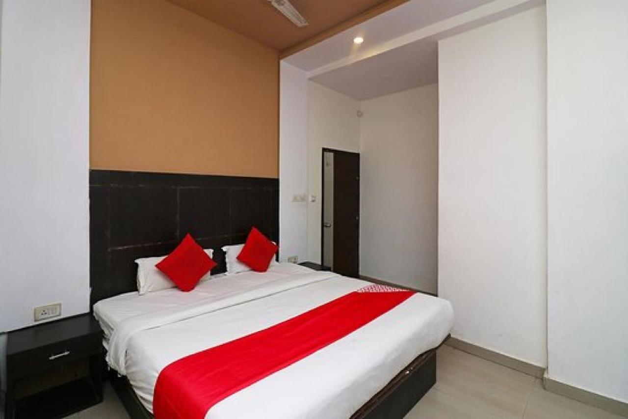 Capital O Hotel Surya Continental ラクナウ エクステリア 写真