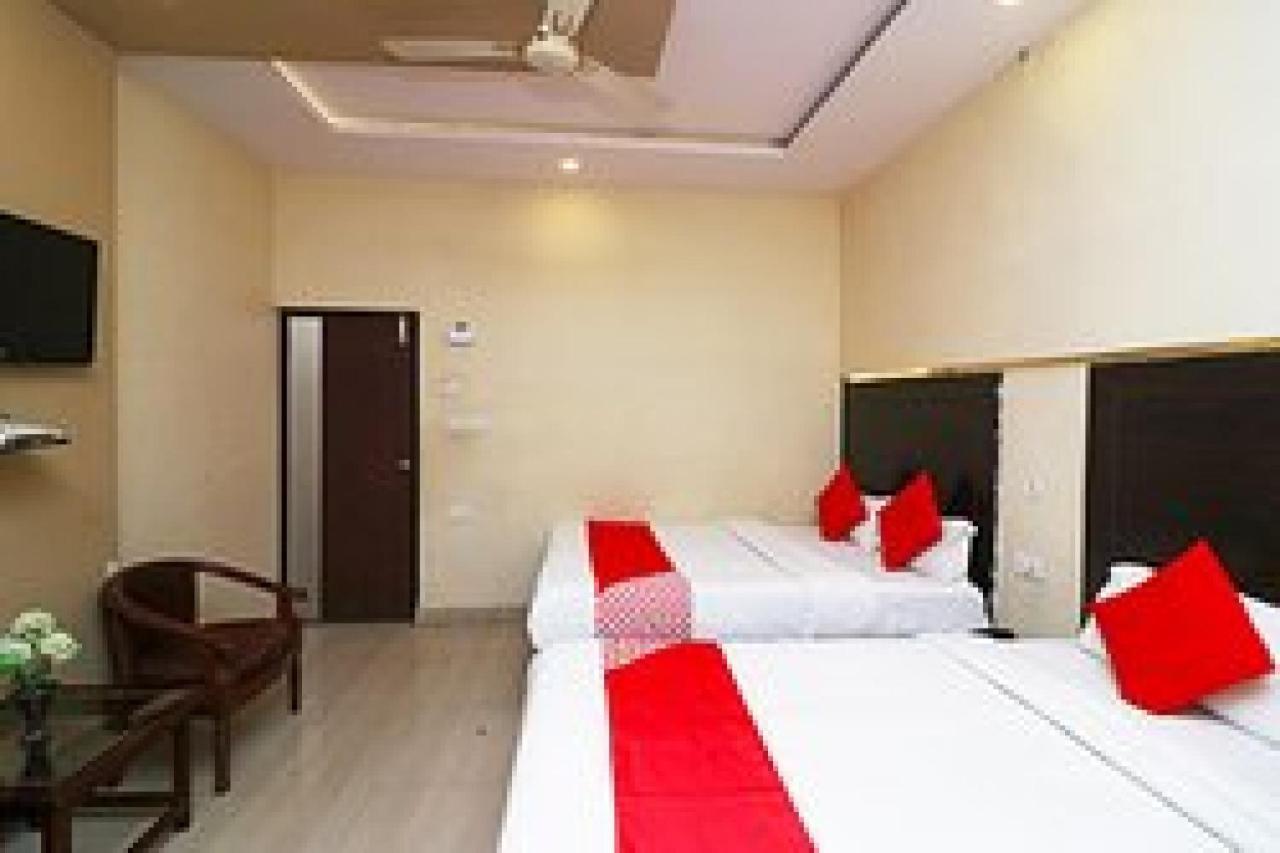 Capital O Hotel Surya Continental ラクナウ エクステリア 写真