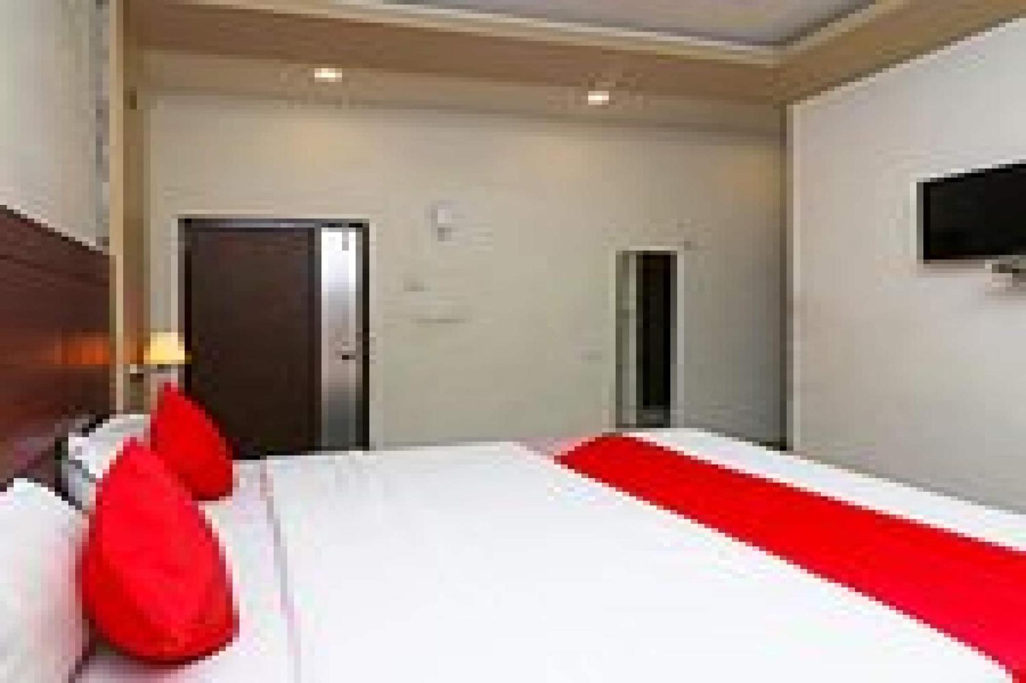 Capital O Hotel Surya Continental ラクナウ エクステリア 写真